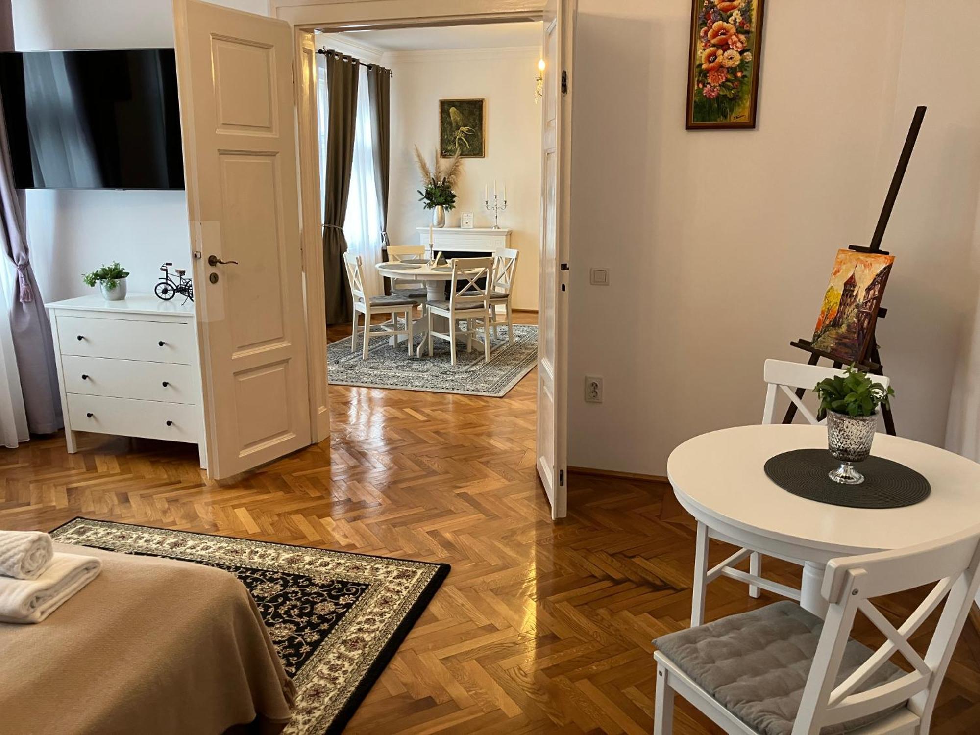 Residence Piata Armelor Sibiu Bagian luar foto