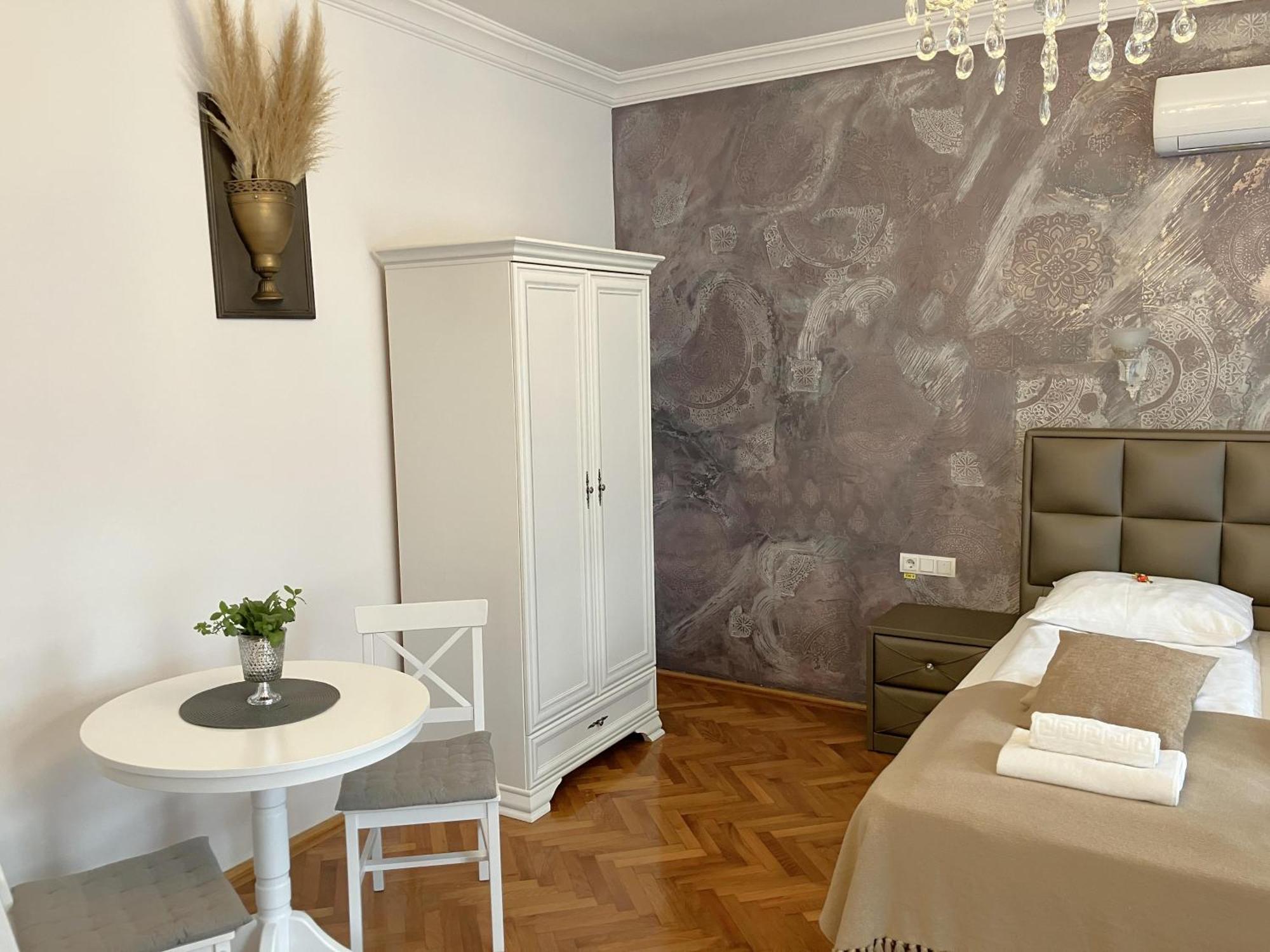 Residence Piata Armelor Sibiu Bagian luar foto